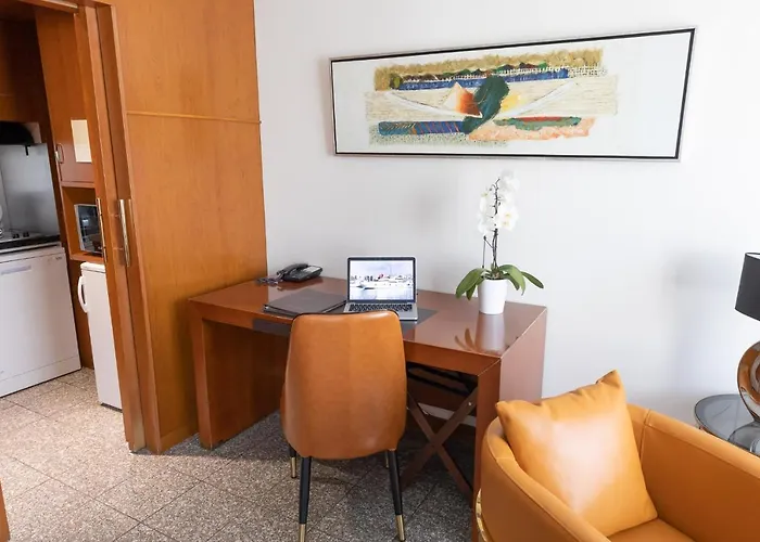 Goldstar Apartments & Suites
