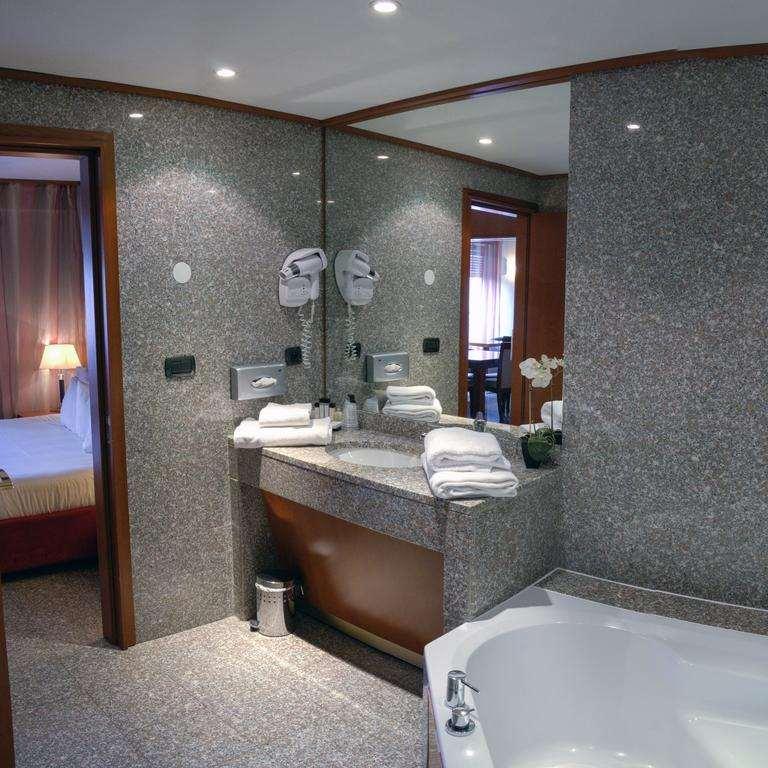 Goldstar & Hotel