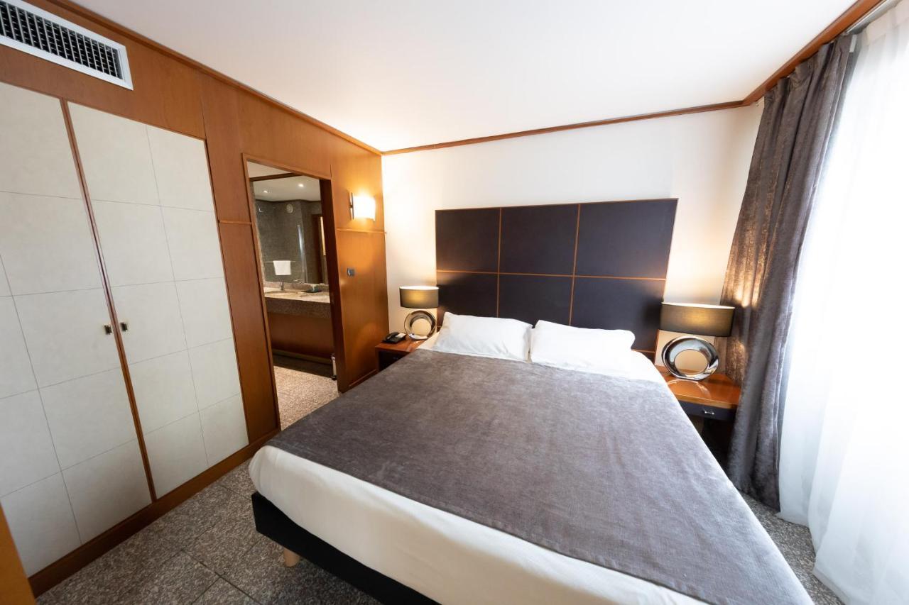 Goldstar & Hotel