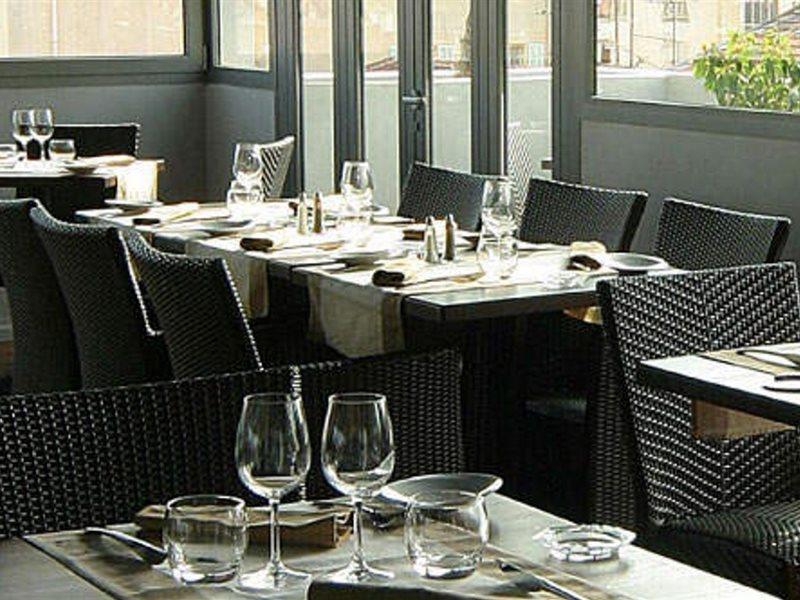 Goldstar Apartments&suites Hotel