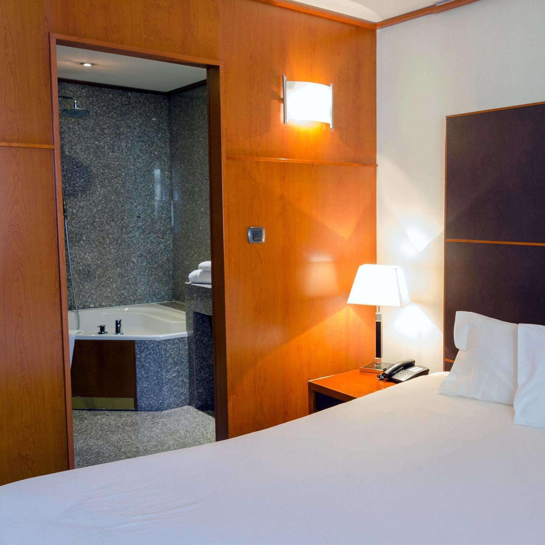 Goldstar Apartments&suites